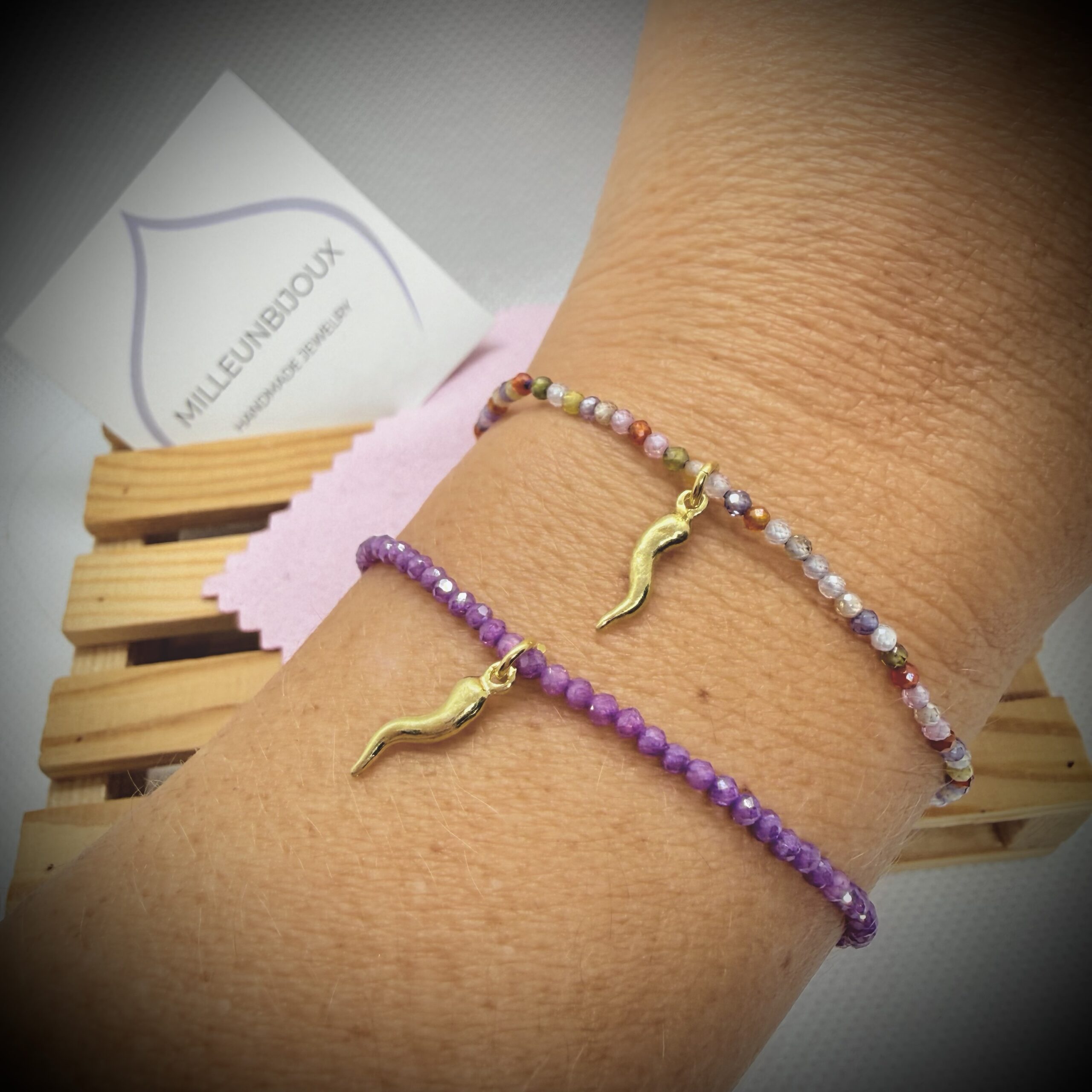 Bracciali zirconi e cornino gold - immagine 2