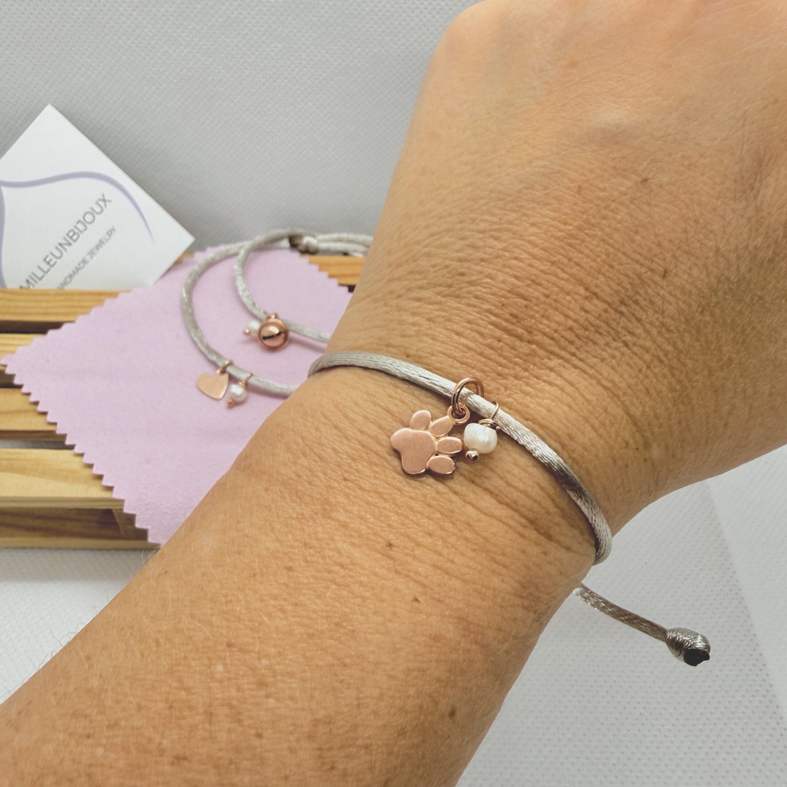 Bracciali raso elementi rosati - immagine 2
